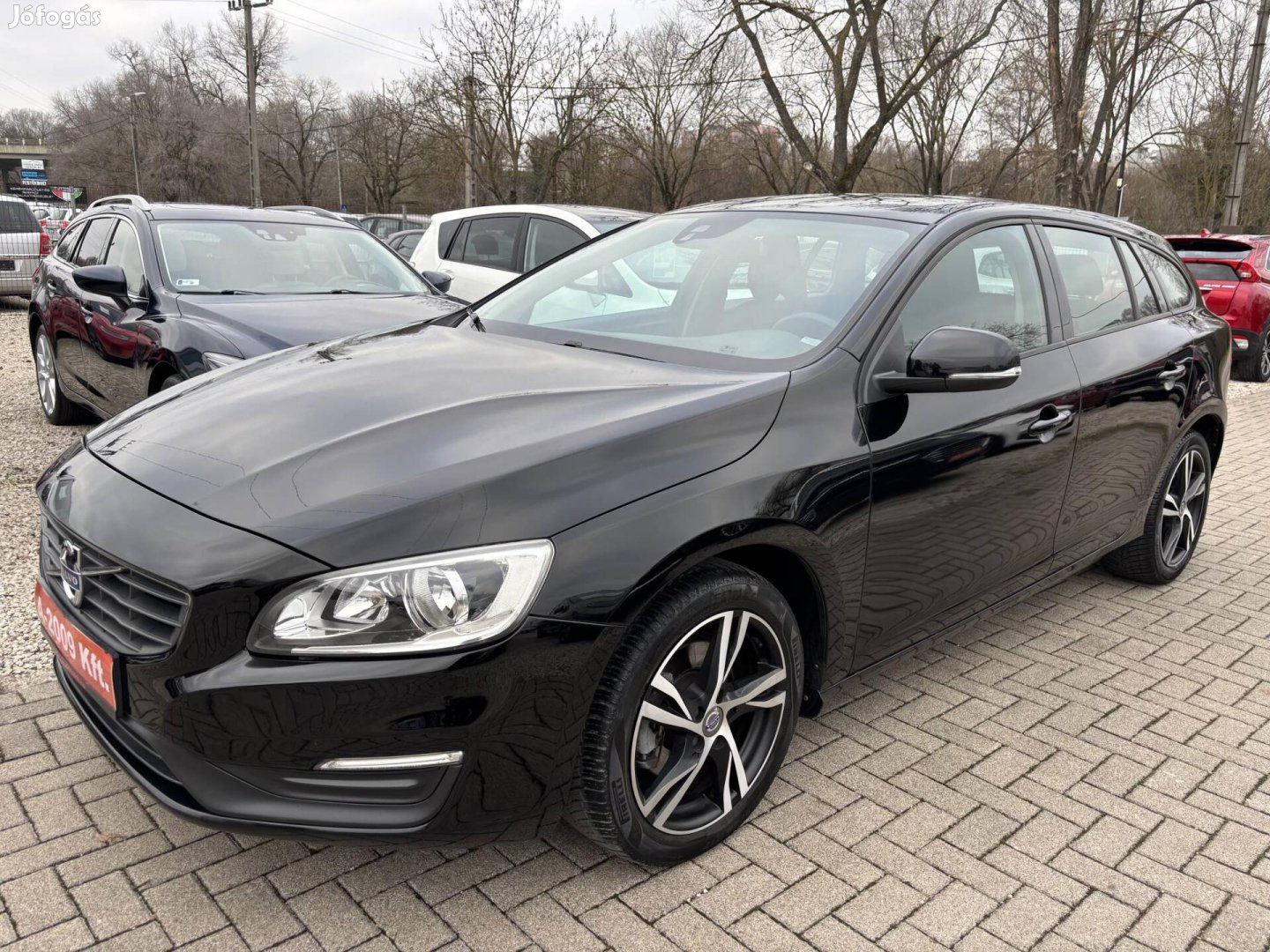 Volvo V60 2.0 D [D3] Momentum Geartronic Teljes...